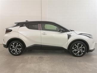 2019 Toyota C-HR - Thumbnail