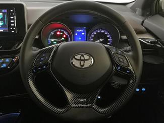 2019 Toyota C-HR - Thumbnail