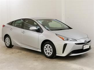 2020 Toyota Prius - Thumbnail