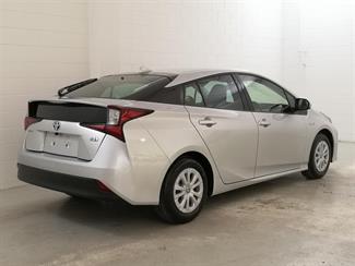 2020 Toyota Prius - Thumbnail