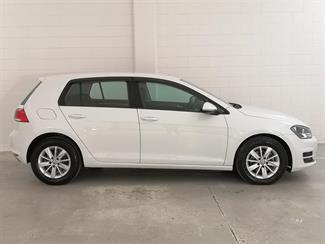 2013 Volkswagen Golf - Thumbnail