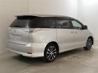 2015 Toyota Estima - Thumbnail