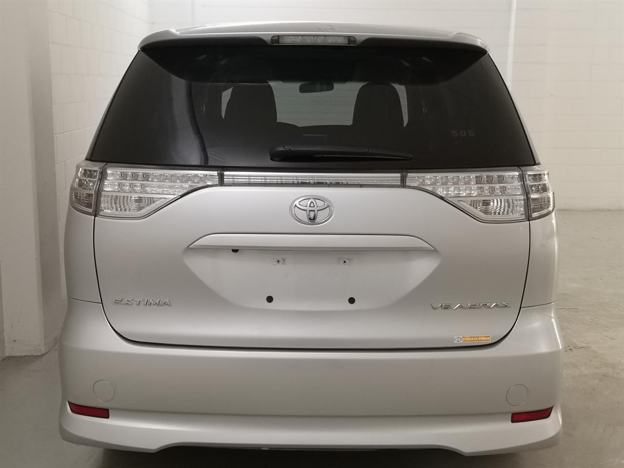 2015 Toyota Estima