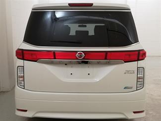 2013 Nissan Elgrand - Thumbnail