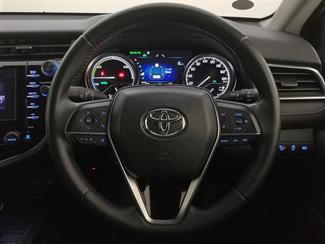 2017 Toyota Camry - Thumbnail