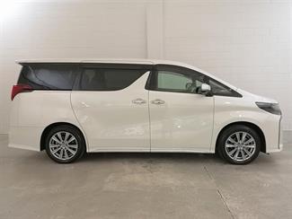 2022 Toyota Alphard - Thumbnail