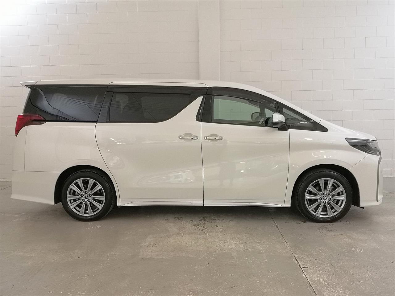 2022 Toyota Alphard