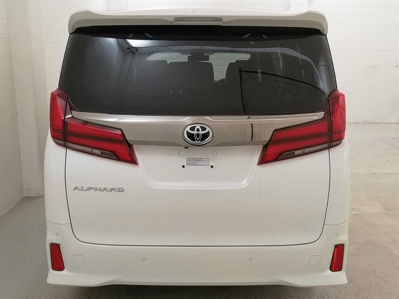 2022 Toyota Alphard