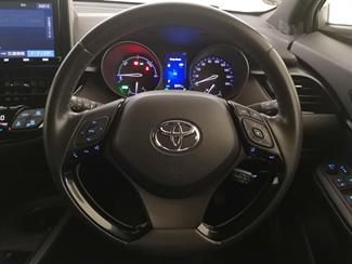 2019 Toyota C-HR - Thumbnail