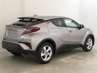 2019 Toyota C-HR - Thumbnail