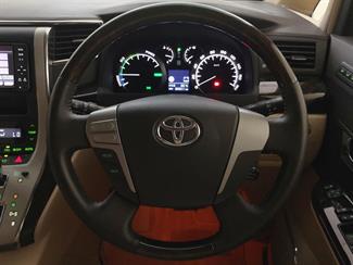 2012 Toyota Vellfire - Thumbnail