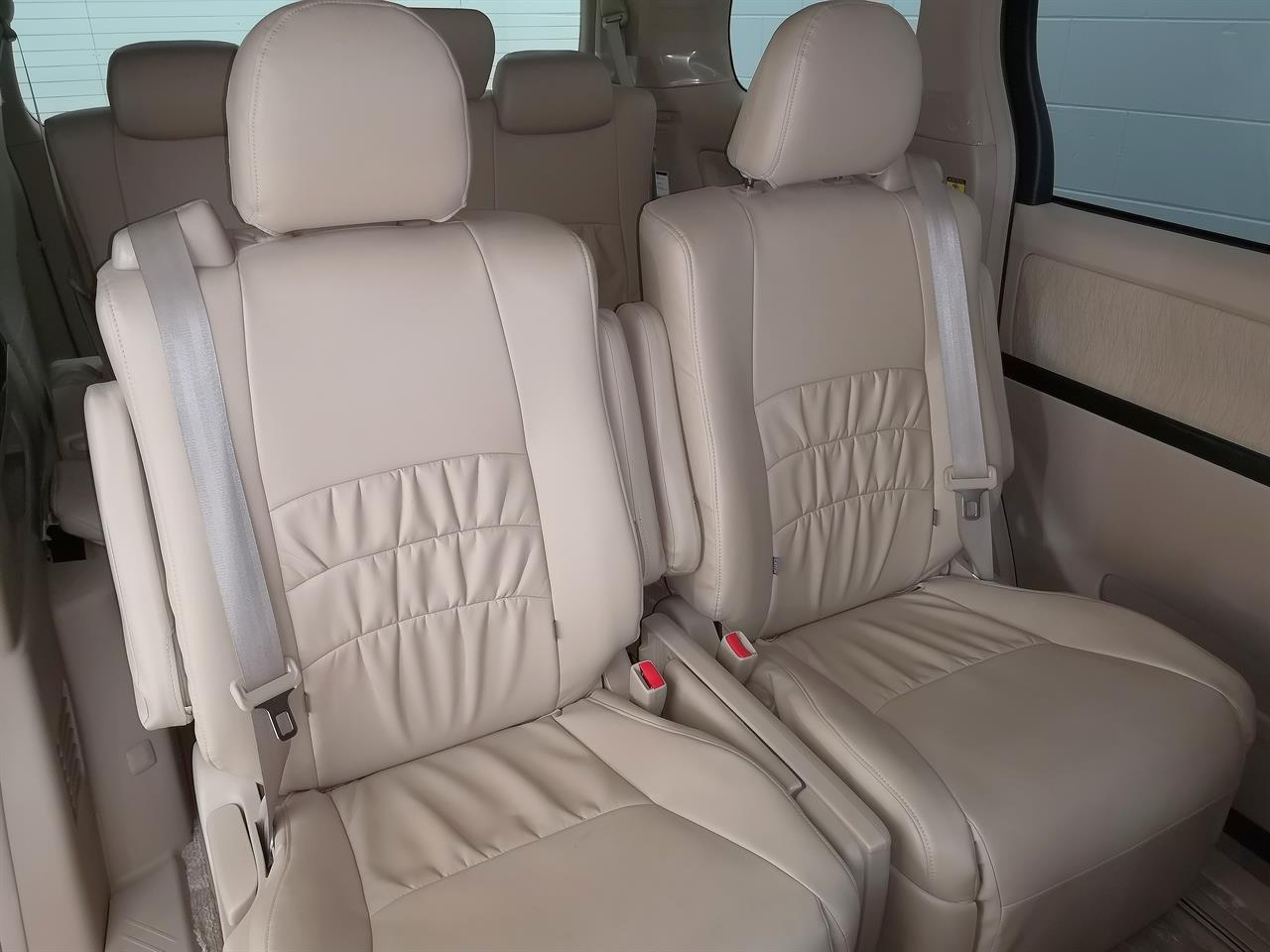 2012 Toyota Vellfire