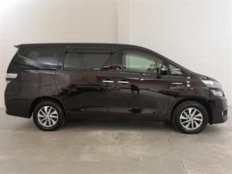 2012 Toyota Vellfire - Thumbnail