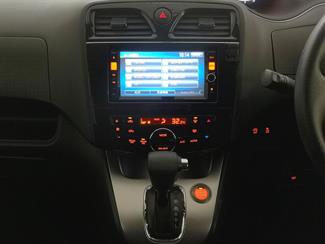 2013 Nissan Serena - Thumbnail