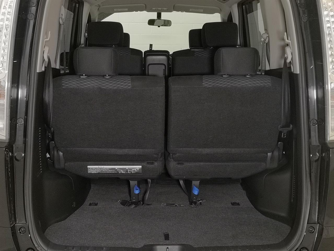 2013 Nissan Serena