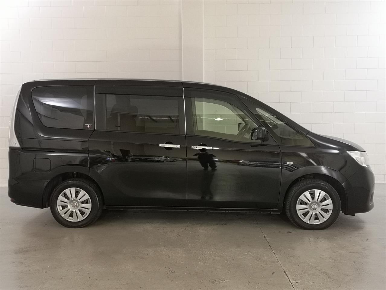 2013 Nissan Serena