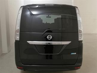 2013 Nissan Serena - Thumbnail