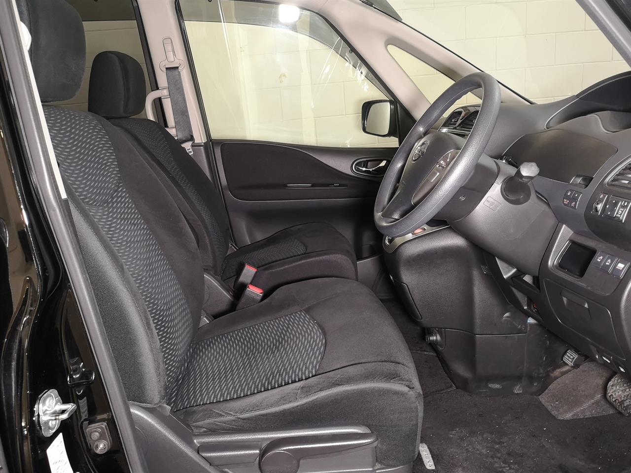 2013 Nissan Serena