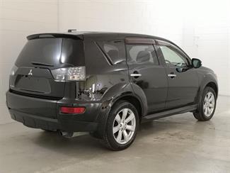 2012 Mitsubishi Outlander - Thumbnail