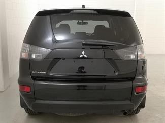 2012 Mitsubishi Outlander - Thumbnail