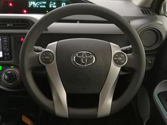 2012 Toyota Aqua - Thumbnail