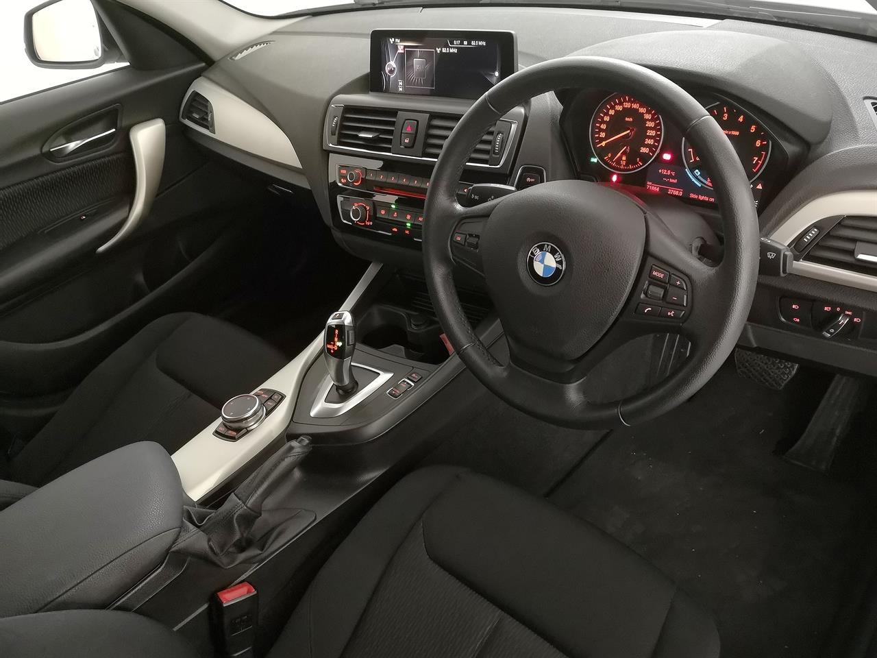 2015 BMW 118I