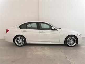 2016 BMW 330e - Thumbnail