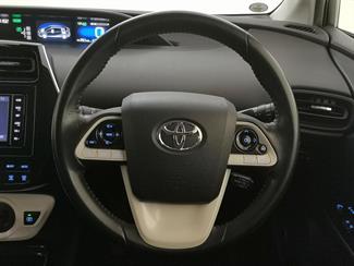 2018 Toyota Prius - Thumbnail