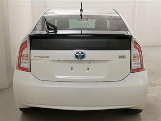 2015 Toyota Prius - Thumbnail