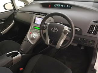 2015 Toyota Prius - Thumbnail