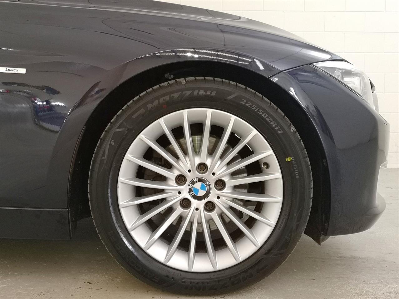 2012 BMW 320i