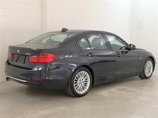 2012 BMW 320i - Thumbnail