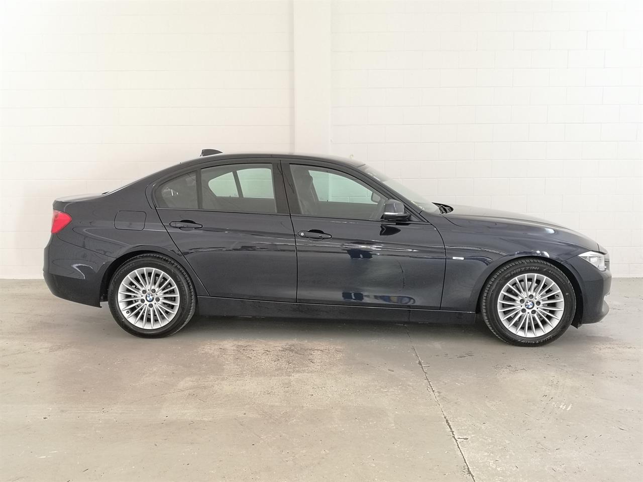 2012 BMW 320i