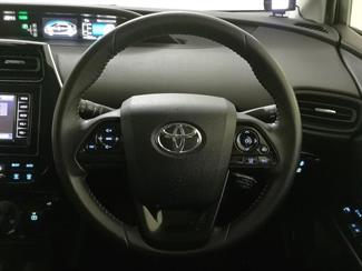 2019 Toyota Prius - Thumbnail