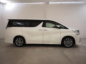 2017 Toyota Vellfire - Thumbnail