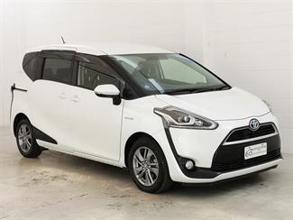 2016 Toyota Sienta - Thumbnail