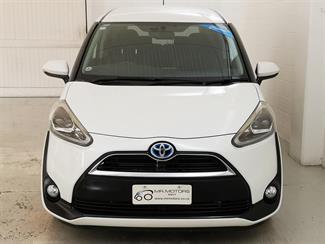 2016 Toyota Sienta - Thumbnail