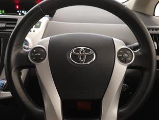 2013 Toyota Prius - Thumbnail