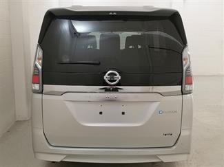 2018 Nissan Serena - Thumbnail