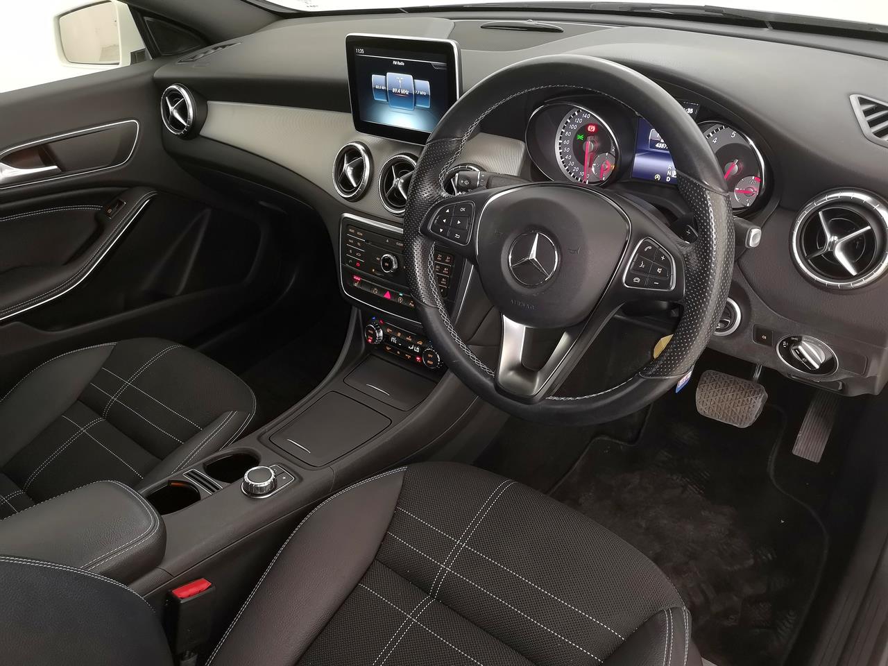 2015 Mercedes-Benz CLA 180