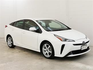 2021 Toyota Prius - Thumbnail