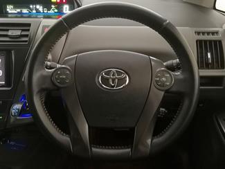 2014 Toyota Prius - Thumbnail