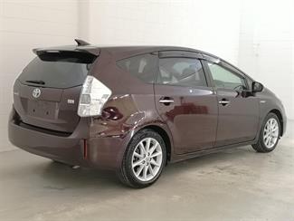 2014 Toyota Prius - Thumbnail