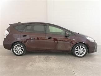 2014 Toyota Prius - Thumbnail