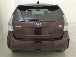 2014 Toyota Prius - Thumbnail