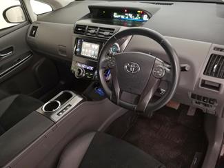 2014 Toyota Prius - Thumbnail