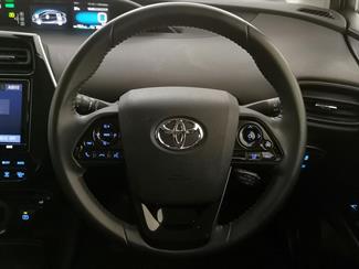 2021 Toyota Prius - Thumbnail