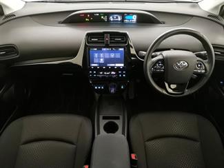 2021 Toyota Prius - Thumbnail