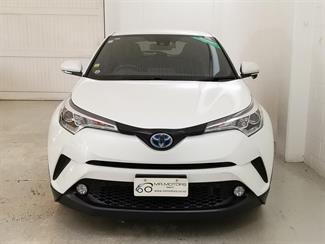 2017 Toyota C-HR - Thumbnail