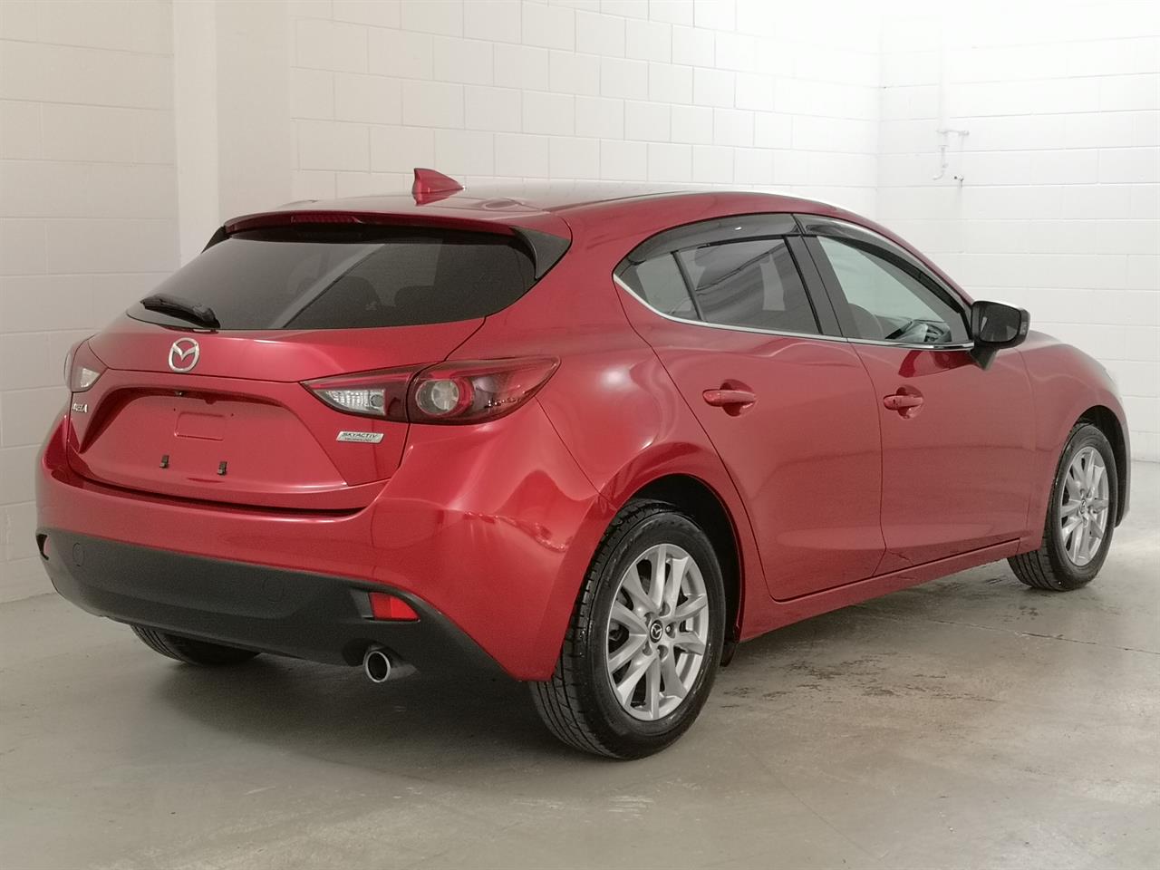 2016 Mazda Axela